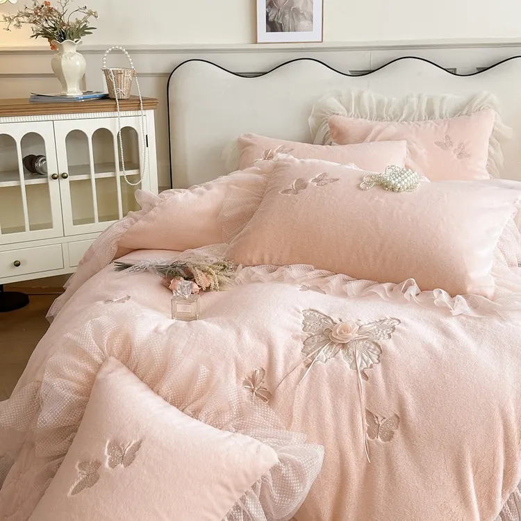 2025新款加厚兔毛绒+牛奶绒韩版床盖款绣花四件套保暖十个勤天