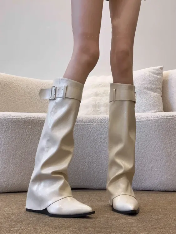 升级版~尖头辣妹风白色长筒靴女2025皮带扣坡跟显瘦裤筒靴骑士靴