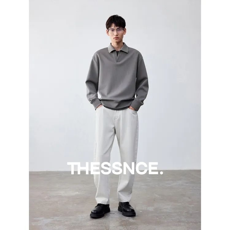 THESSNCE 醋酸混纺空气层 微落肩廓形V领半开襟翻领纯色卫衣男