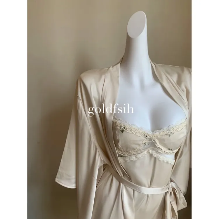 春神｜带胸垫缎面深V小飞袖碎花款刺绣网纱吊带睡裙