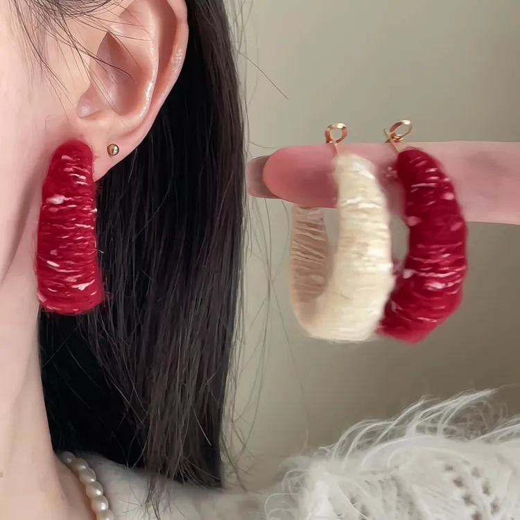 合金布艺耳饰 秋冬时髦感~复古毛线编织圆形耳圈潮流百耳环高级感