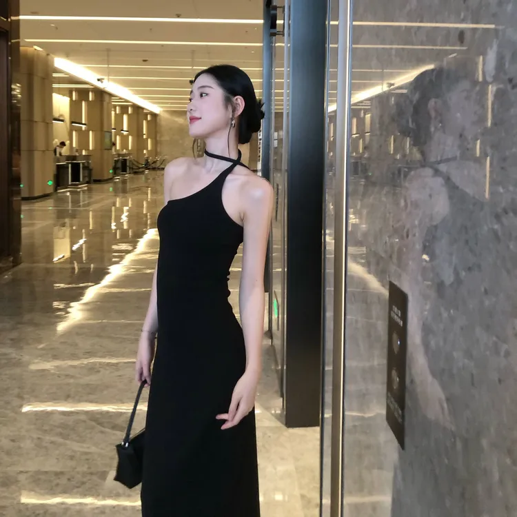 小众设计时尚连衣裙夏季气质挂脖修身包臀裙收腰性感优雅露肩长裙