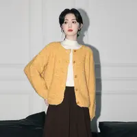 黄色圆领毛衣外套女秋冬2025秋新款慵懒宽松软糯针织开衫短款上衣