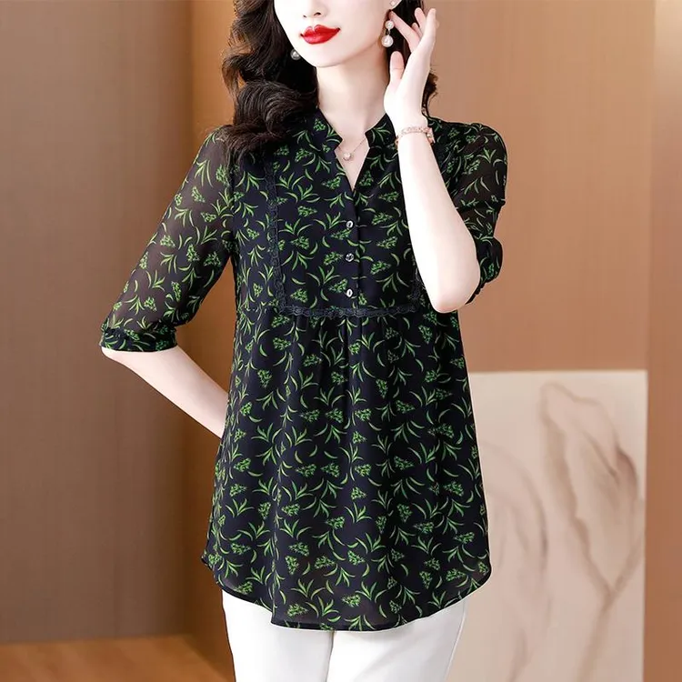 中袖碎花雪纺衫女夏季2025年新款气质妈妈宽松遮肚上衣中长款小衫