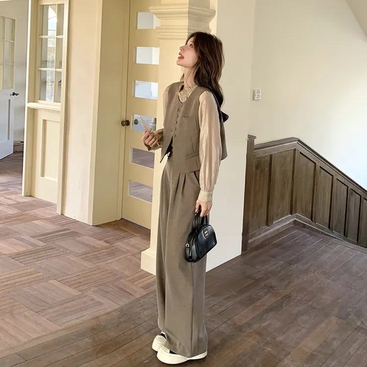 咖色小香风马甲打底衫气质三件套女2025年春季新款时尚通勤套装
