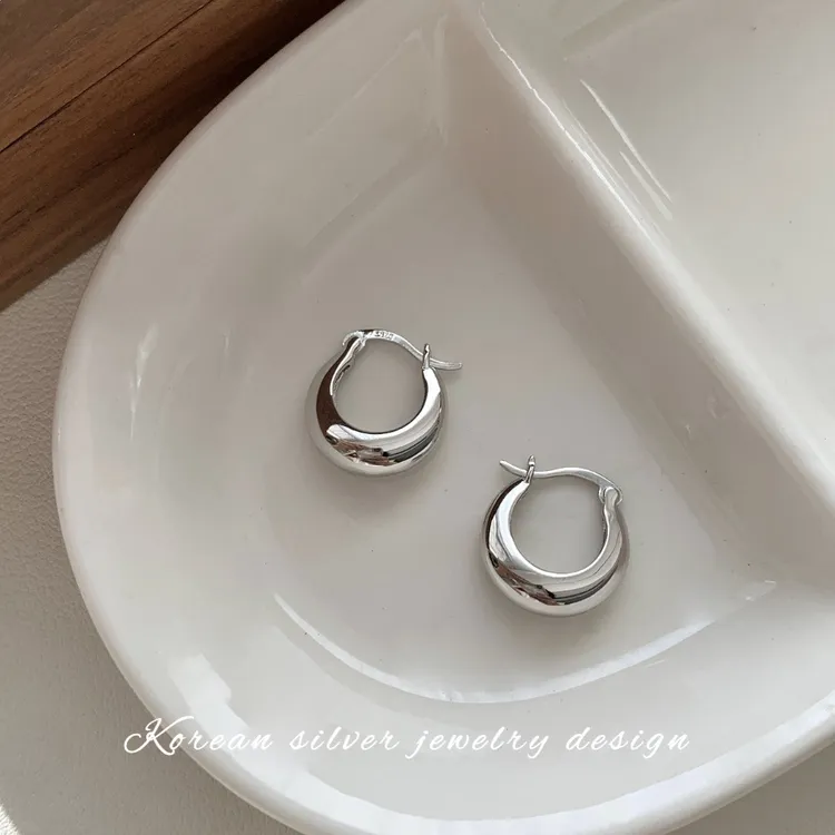 s925纯银光面素圈耳环女法式极简小众高级感耳扣冷淡风月牙形耳饰