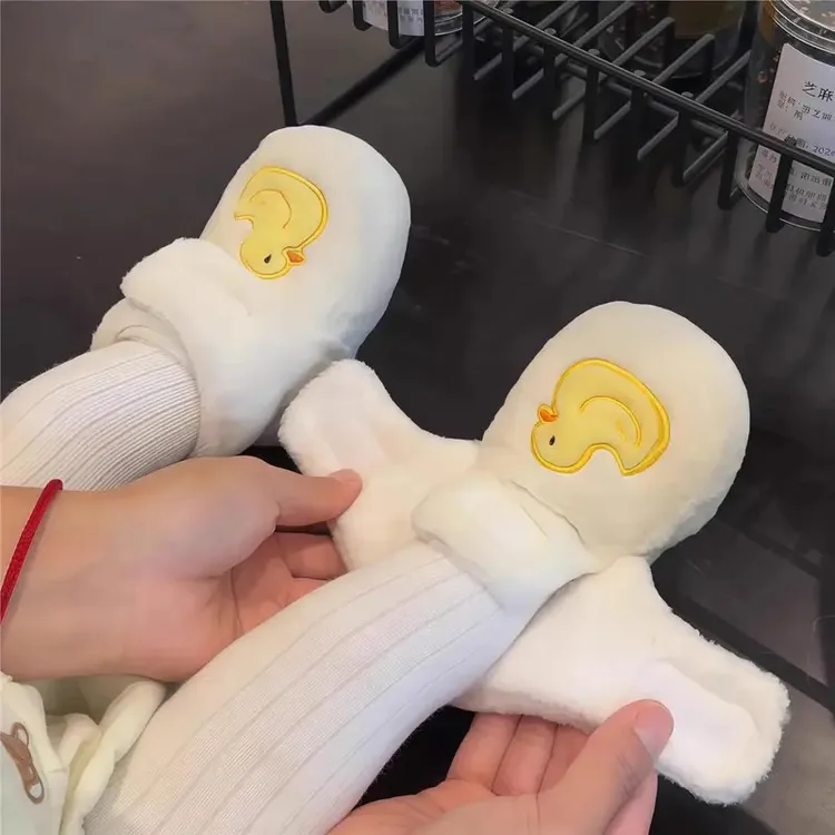 小鸭子婴儿拖鞋加绒加厚婴儿鞋6到12个月保暖秋冬季防掉软底鞋子