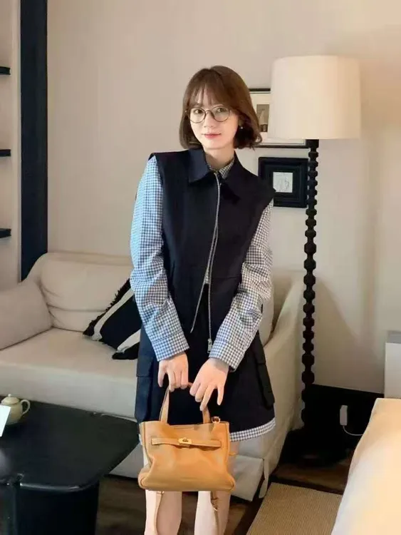 大码韩版休闲套装女秋季减龄条纹马甲胖MM遮肚显瘦半身裙子三件套