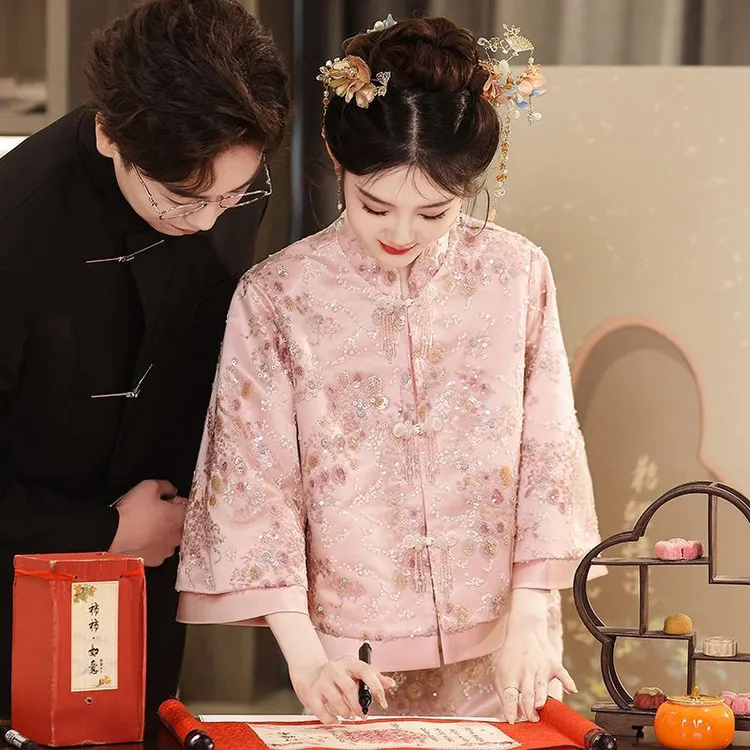 粉色新中式敬酒服新娘2025新款高级感旗袍两件套装订婚礼服裙便