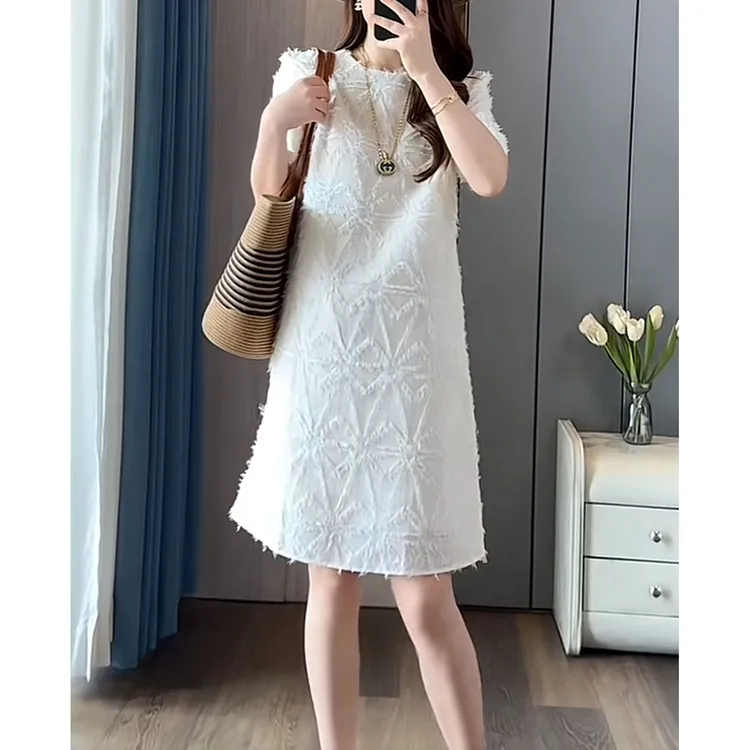 2025新款夏季法式显瘦设计师感温柔正肩宽松连衣裙气质减龄中长款