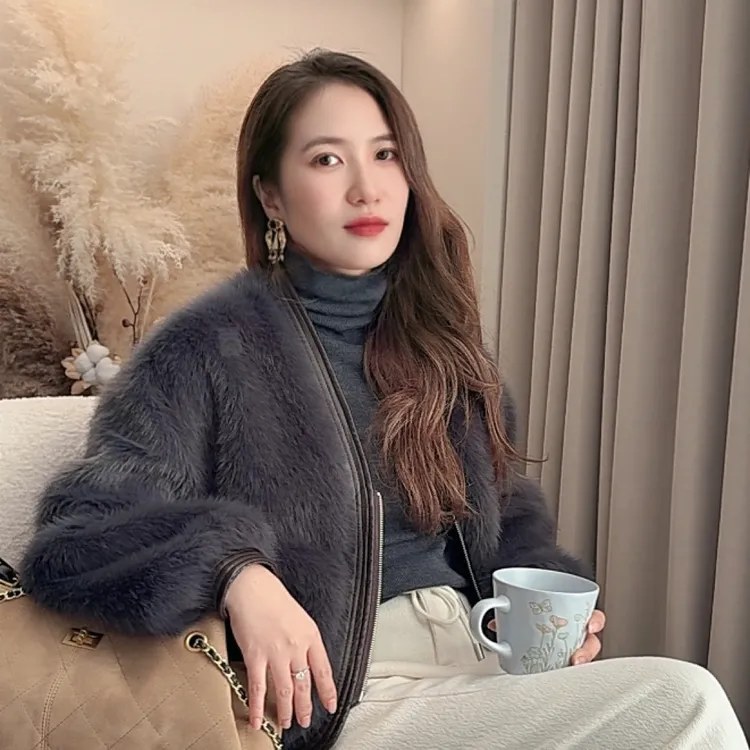 小香风水貂绒皮毛一体V领短外套女2025秋冬显瘦减龄环保皮草上衣