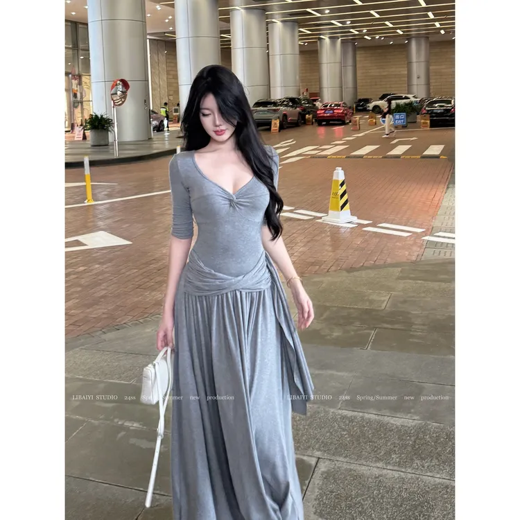 现货LIBAIYI 温柔姐姐2.0/纯欲性感修身显身材连衣裙1708