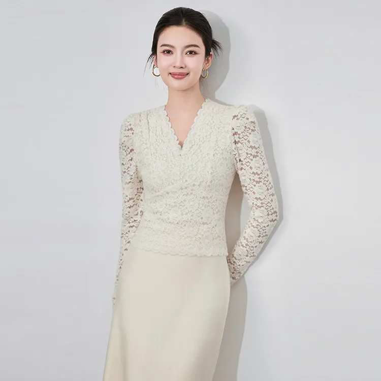 时尚气质修身白色打底衫加绒镂空蕾丝洋气设计V领长袖针织衫上衣