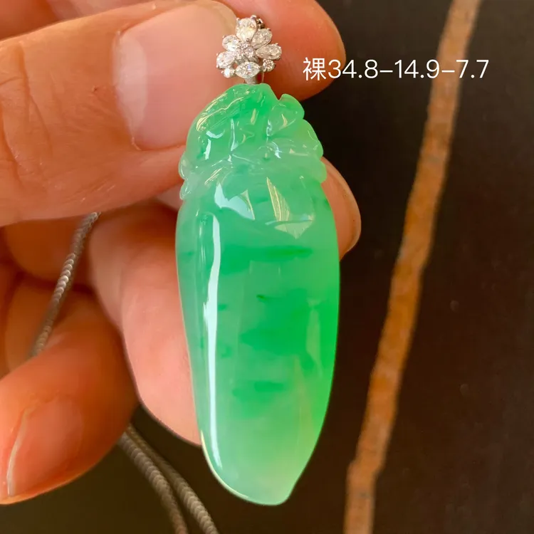 高冰阳绿福瓜天然翡翠吊坠