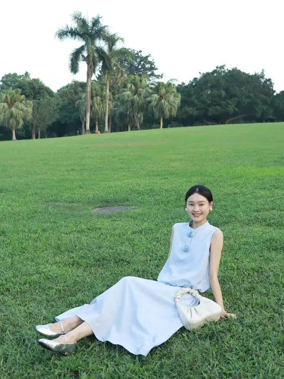 2025夏季新款法式气质蓝色立领无袖花苞背心高腰气质半身裙两件套
