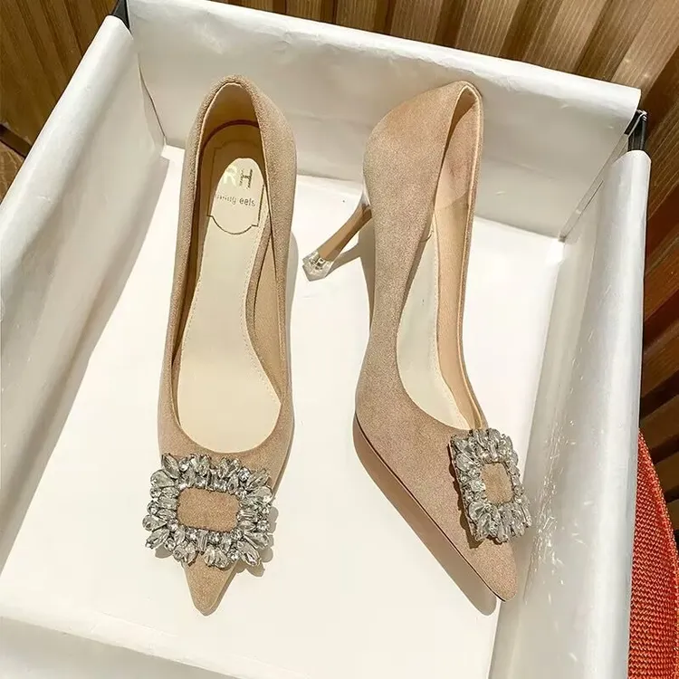 高跟鞋女2025年春秋细跟水钻尖头设计感小众法式浅口职业工作单鞋