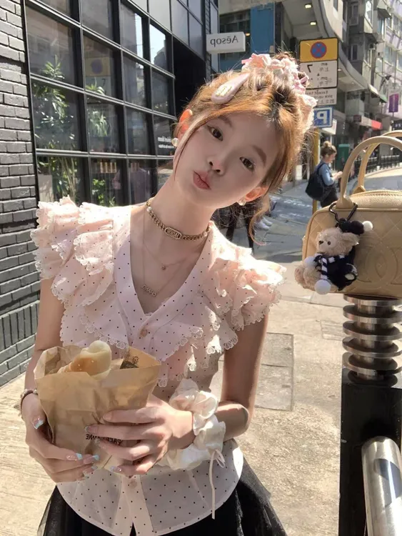 2025春夏新款法式气质设计感重工蕾丝木耳边无袖背心上衣百搭半裙