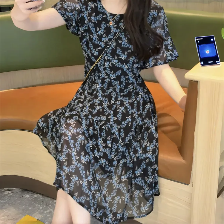 法式气质碎花圆领连衣裙女2025夏季新款收腰显瘦中长款短袖裙子潮
