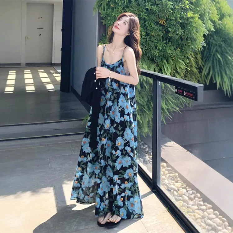 荡领海边度假蓝色碎花吊带连衣裙女2025春夏针织衫气质雪纺沙滩裙