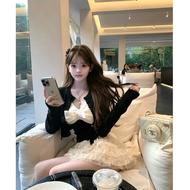 【doll橱窗】小香风针织开衫蝴蝶结撞色吊带波点刺绣蛋糕短裙三件套