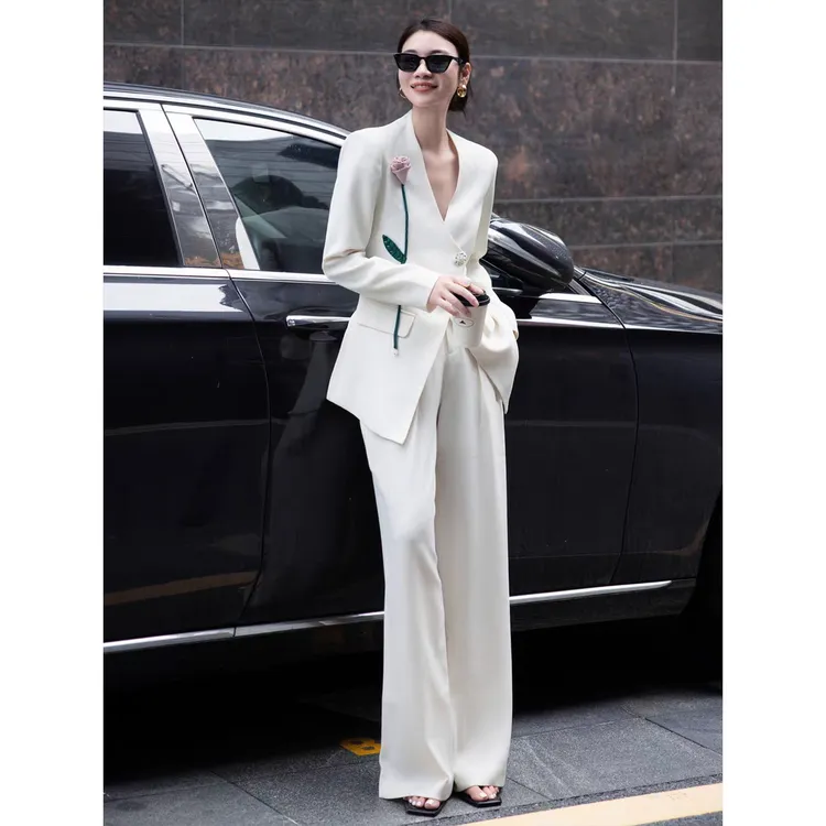 2025早秋新款立体手工盘花V领西装阔腿裤气质套装休闲松驰两件套