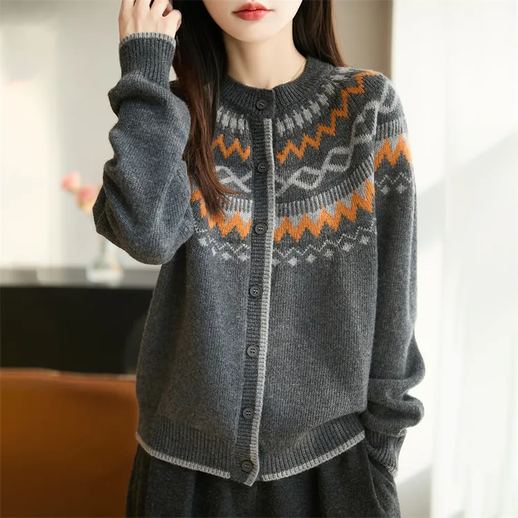 品牌撤柜正品秋冬新款费尔岛羊毛开衫圆领时尚休闲宽松针织衫女士