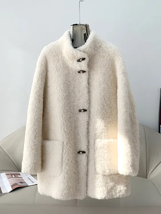 冬季新款牛角扣羊羔卷毛韩版小香风高级感中长款高个子女上衣外套