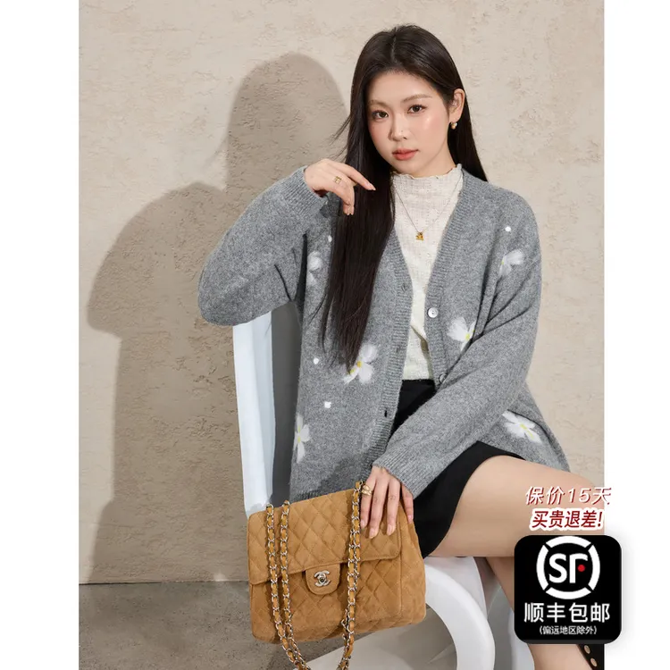 蓝语大码软糯羊毛混纺绣花毛衣外套女胖mm遮肉显瘦慵懒风针织开衫