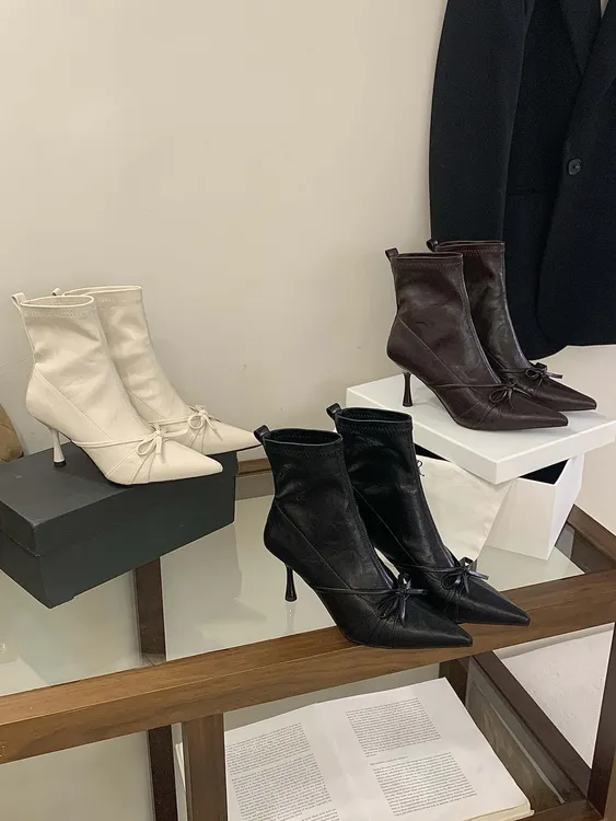 秋冬软皮法式气质蝴蝶结2025年新款黑色短靴尖头高跟不累脚瘦瘦靴