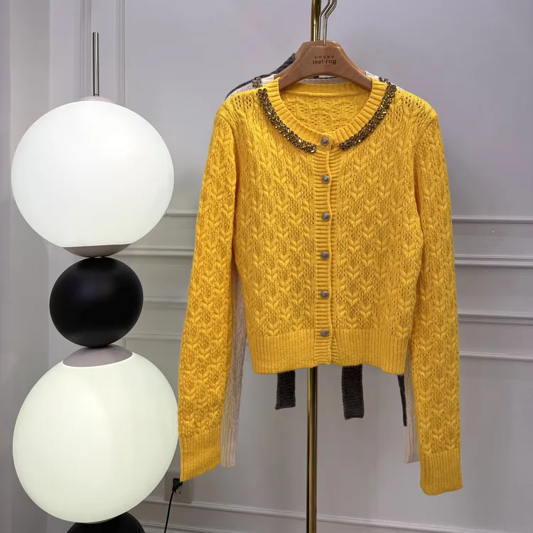 iselrag《亿瑟礼色彩》女装新款设计感重工圆领钉珠麻花针织开衫