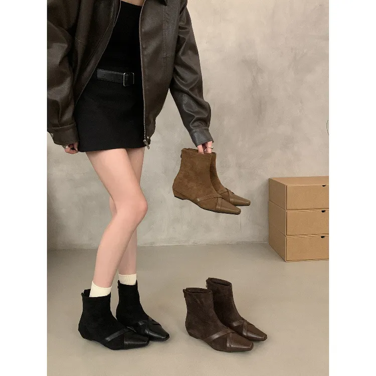 UHCK复古小方头黑色小裸靴女靴子2026新款秋冬季棕色瘦瘦靴法式小