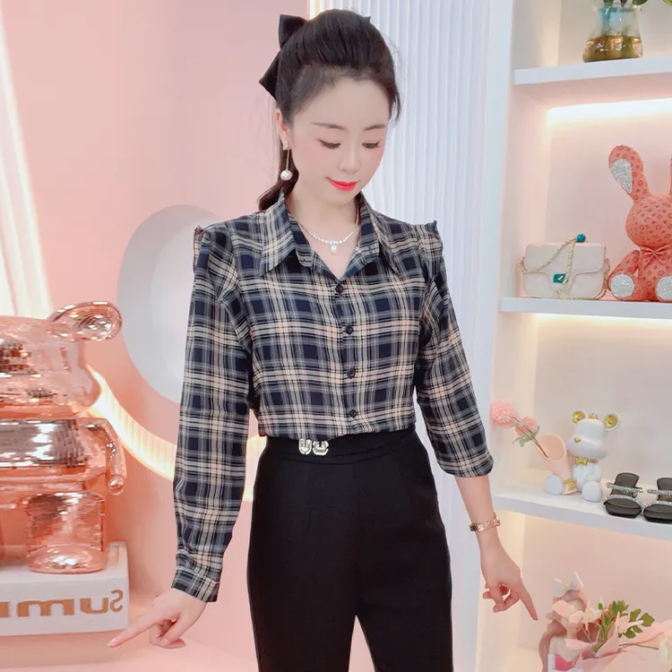 法式复古格子衬衫女士2025年秋冬新款设计感洋气减龄百搭显瘦上衣