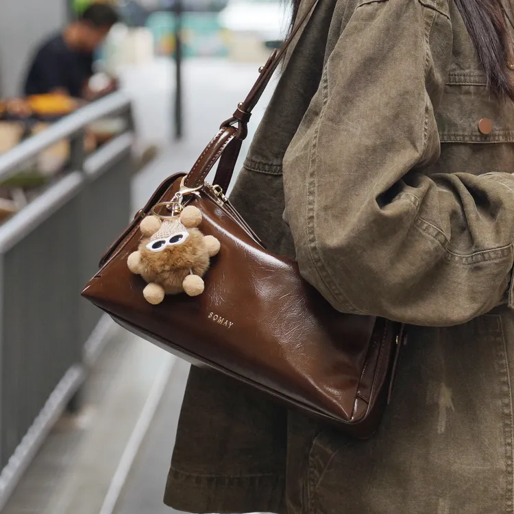 波士顿腋下包包女款爆款2025新款百搭气质单肩斜挎包小众枕头女包