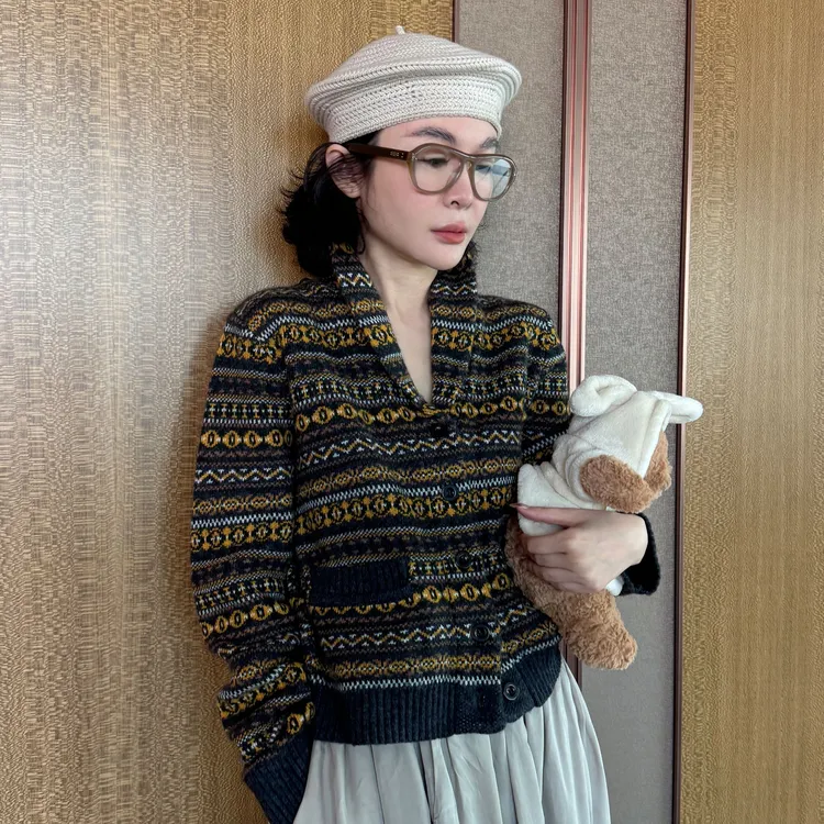 PanYiXiu/潘依绣羊毛费尔岛复古提花氛围感V领长袖针织开衫Ss062