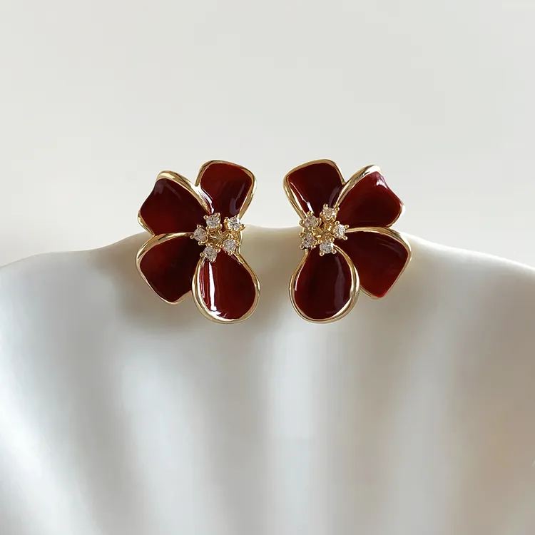 铜合金耳饰  秋冬红色珐琅花朵耳钉女轻奢气质耳环漂亮高级感耳饰