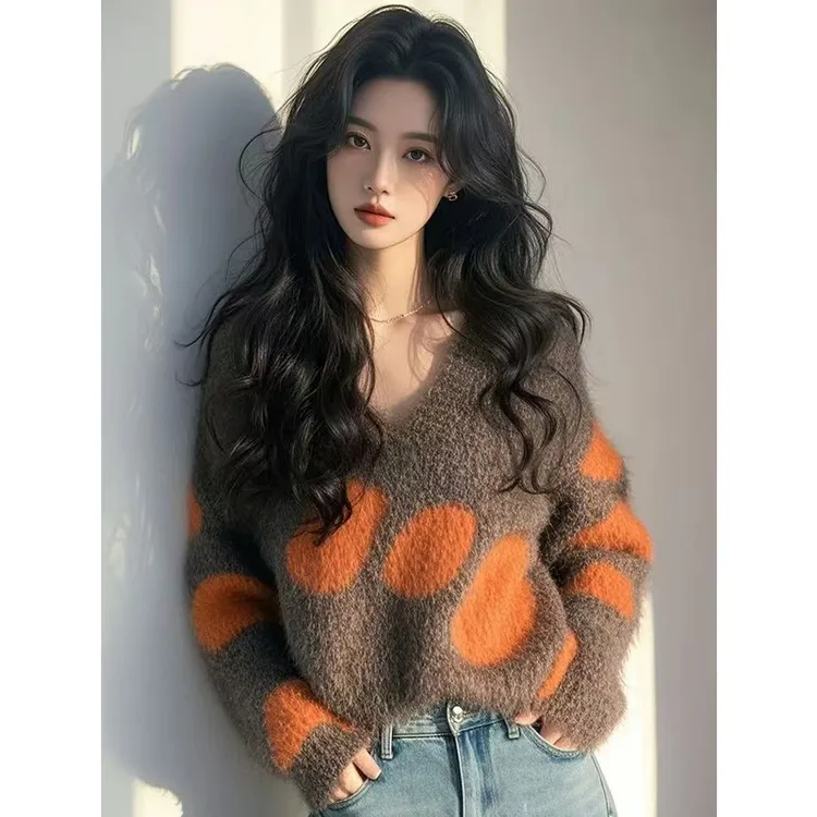 2024年慵懒风高级感冬天小众内搭上衣咖色v领宽松加厚针织毛衣女