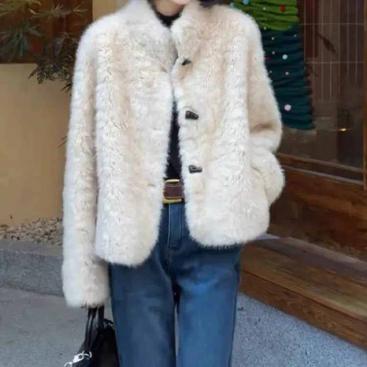 韩系风格加厚牛角扣短款毛毛冬季网红气质时尚轻奢保暖百搭外套女