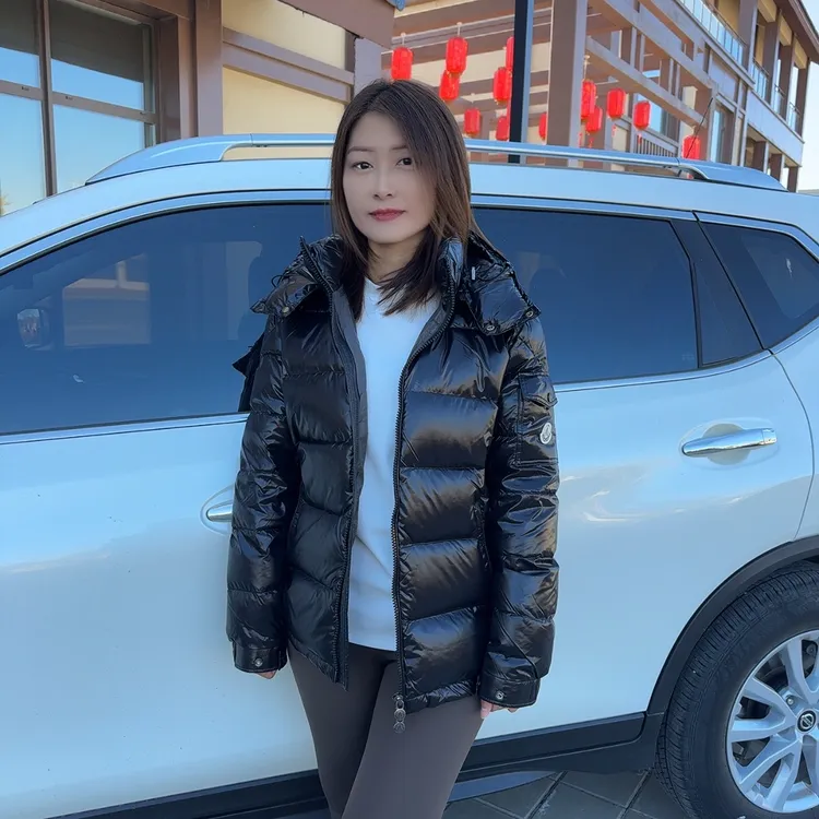 冬季加厚羽绒服男款短款亮面连帽极寒东北超厚8852）