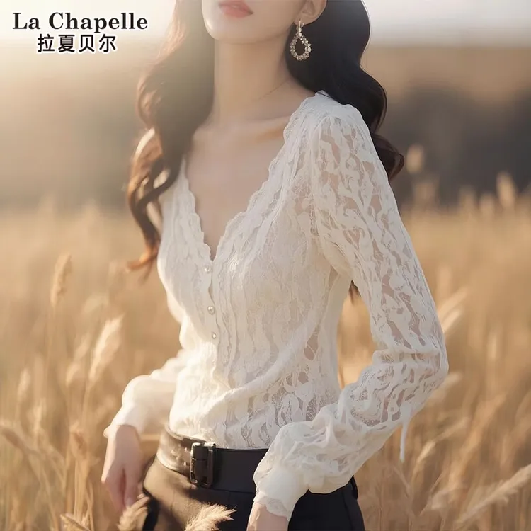 拉夏贝尔蕾丝衬衫女款爆款2025网红洋气女炸街纯欲慵懒风衣服女装
