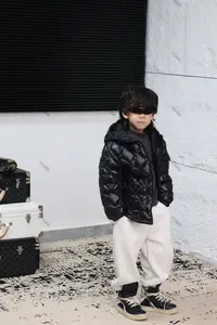 令佳潮牌冬季儿童韩版纯色保暖连帽黑色羽绒服3189