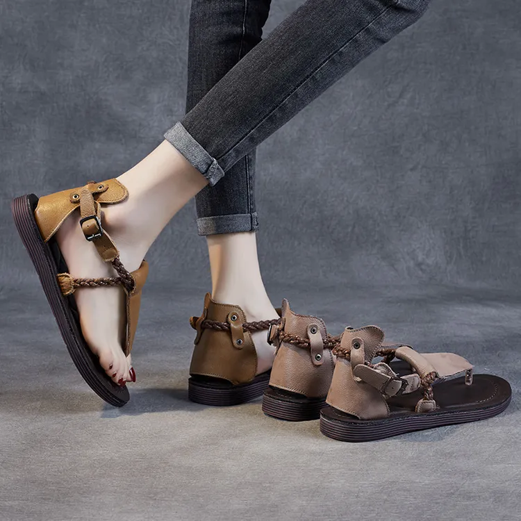 2025真皮露趾手工扣低跟凉鞋舒适夹趾时尚休闲百搭夏季软底复古