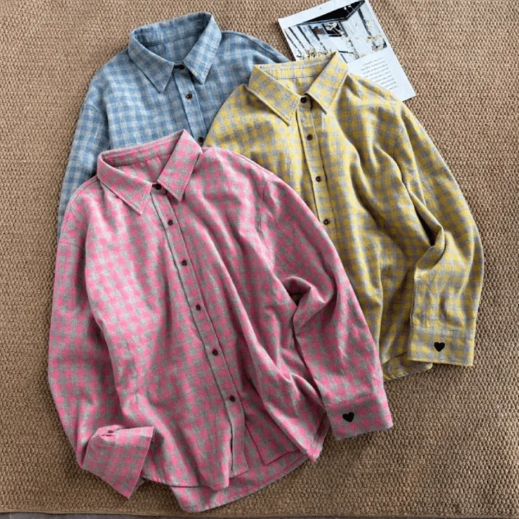 秋冬2025小众设计网红时尚宽松显瘦极简风浅蓝色翻领格子衬衫