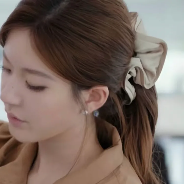 赵露思同款原版高定质感香槟色黑色缎面发圈发绳头绳头饰韩国发饰