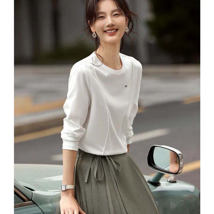 XWI/欣未长袖T恤内搭圆领打底衫2025春长袖鱼骨设计感气质T恤2862