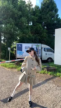 灰灰呀！056 智感本命风衣 韩系设计感精致立领绑带下摆百褶裙风衣