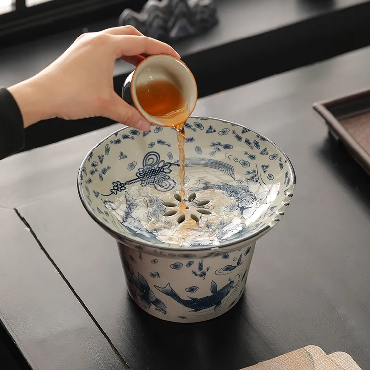 高端青花陶瓷茶渣缸茶洗缸最新款高档大气带过滤盖桌面垃圾桶爆款