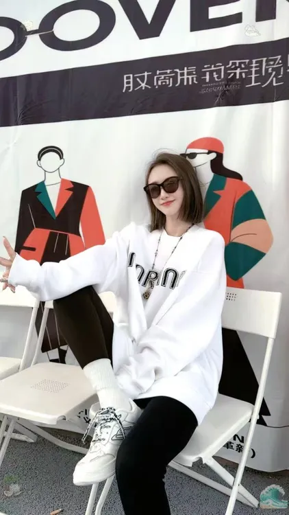 熙薇【潮流主理】2025早秋新款时尚气质休闲百搭韩版卫衣上衣H5341