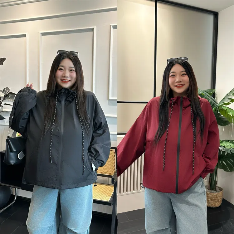 大码女装秋季宽松花契200斤胖mm韩风帅气抽绳连帽冲锋衣15447-H