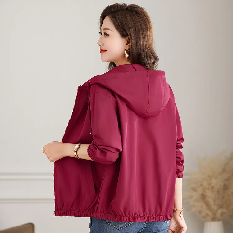 2025春秋季宽松通勤女士韩版大码短款时尚百搭连帽休闲夹克女外套
