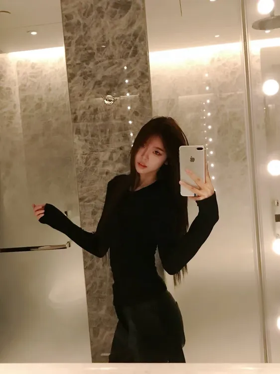 *尹千金*【人生打底】牛奶质地 加绒！大胸细腰直角肩！S257590